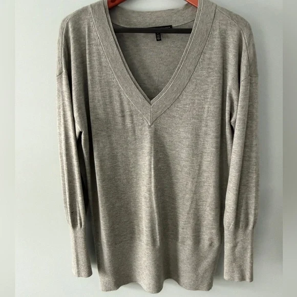 White House Black Market Gray V-Neck Cashmere Blend Sweater – Size L - Picture 3 of 14